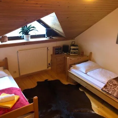 Apartman Apartma Cvrsta Trojka