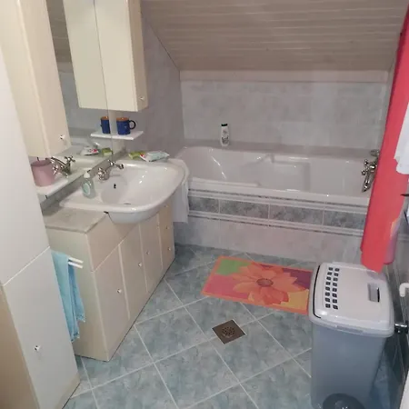 아파트 Apartma Cvrsta Trojka *