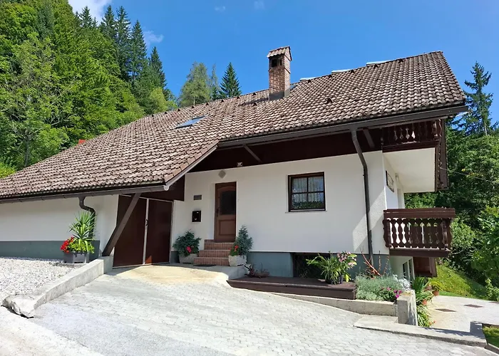 Apartma Cvrsta Trojka Jesenice